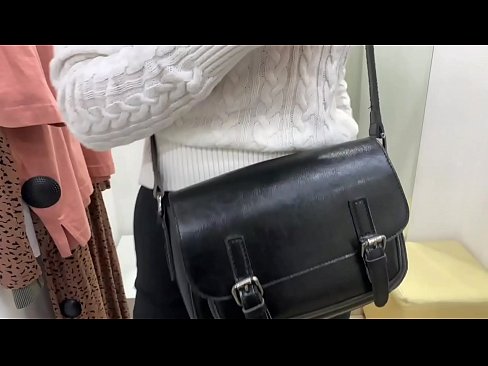 ❤️ Публічна мастурбація молодої сучки FeralBerry фалоімітатором у примірочній ️ Жорстке порно на порно uk.bestsexporno.ru ❤